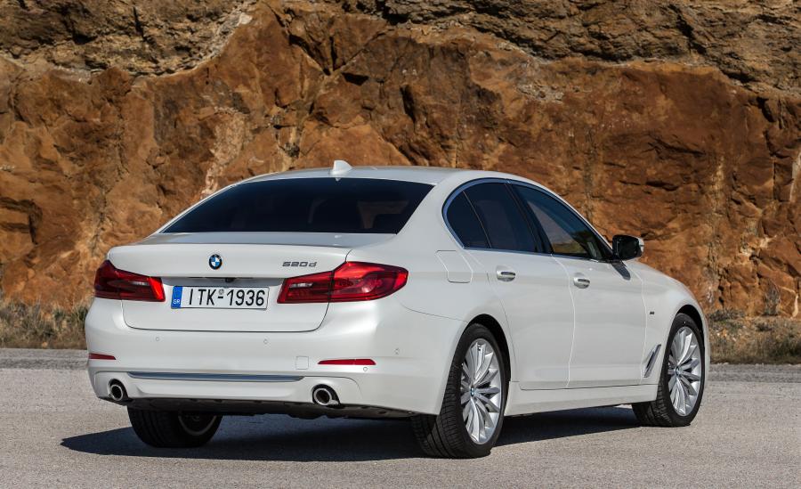  BMW 520d Sedan Luxury Line 2017 года  (WW) (фото 15 из 42)